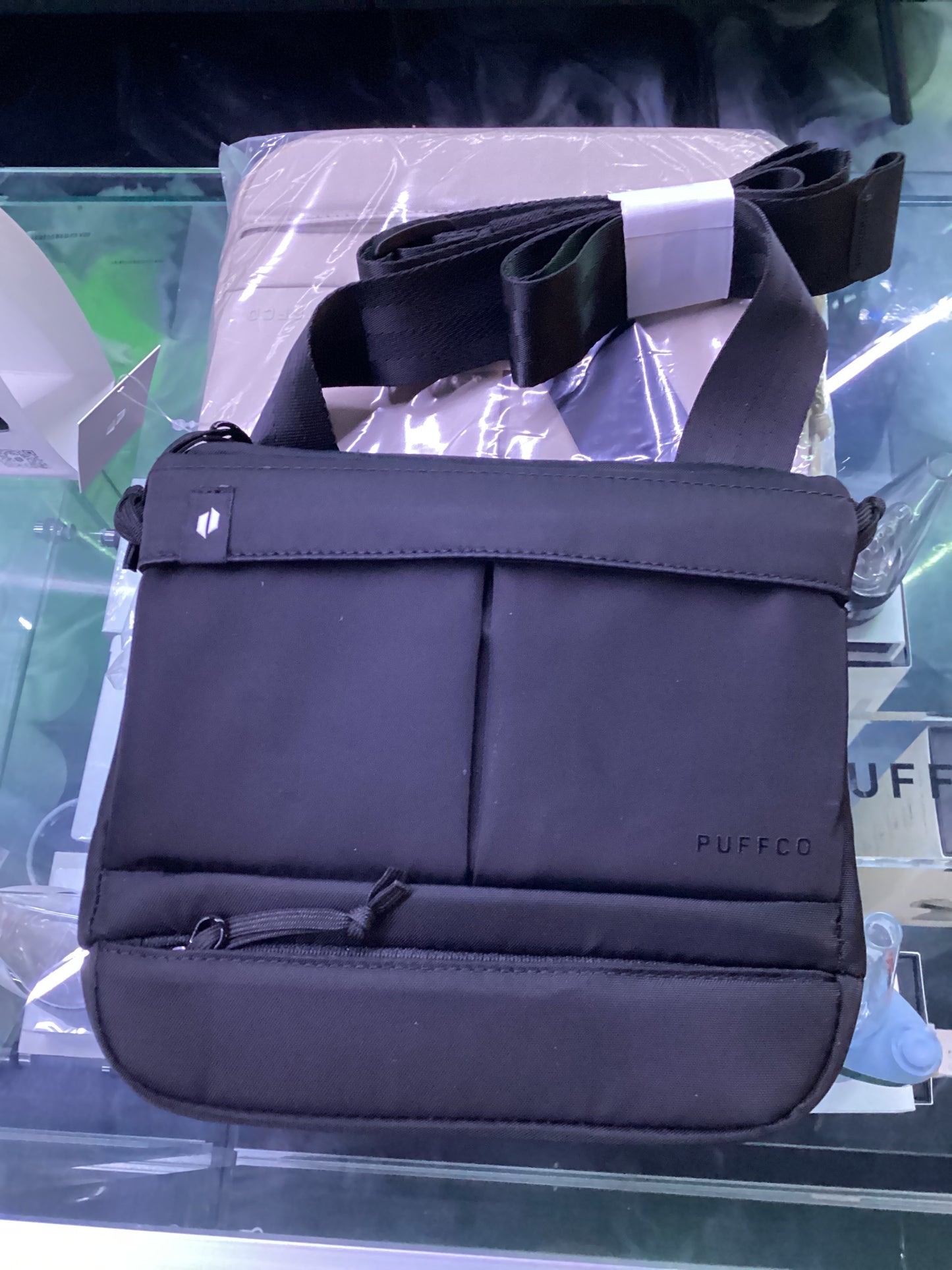 Puffco travel bag, black edition latest bag