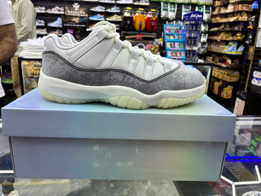 Jordan 11 retro low CNY size 8