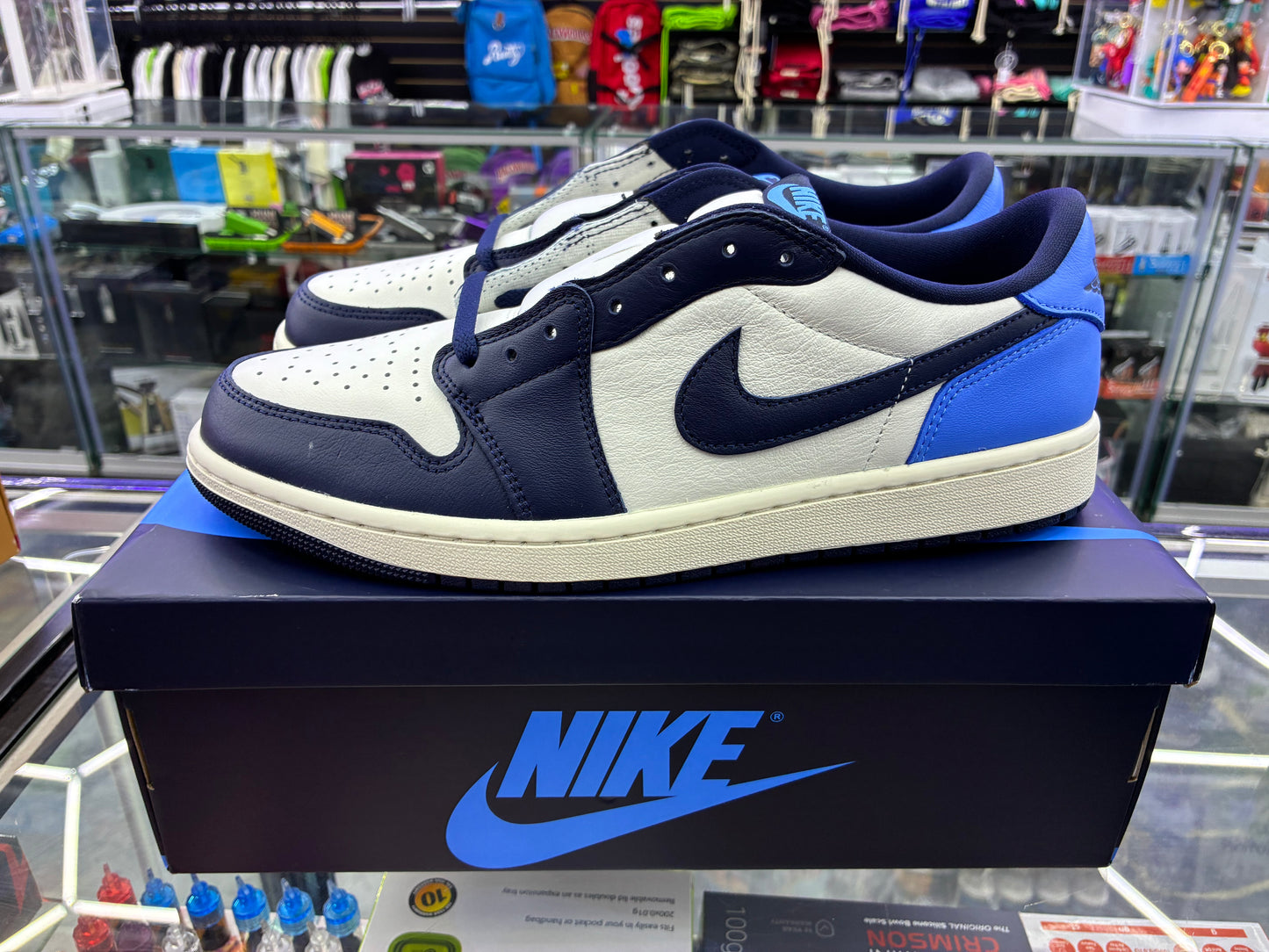 Air Jordan 1 retro low obsodian size 10.5
