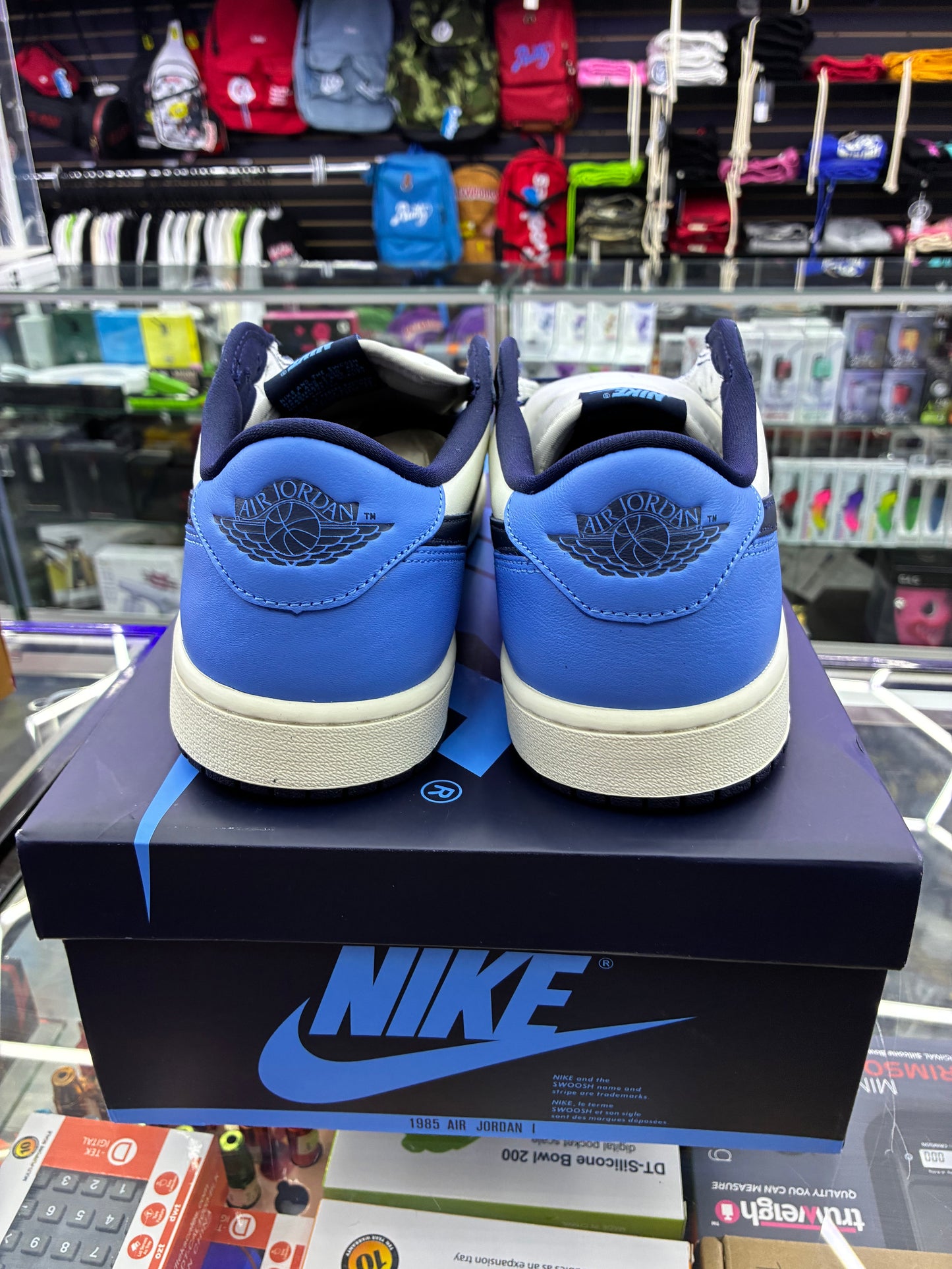 Air Jordan 1 retro low obsodian size 10.5