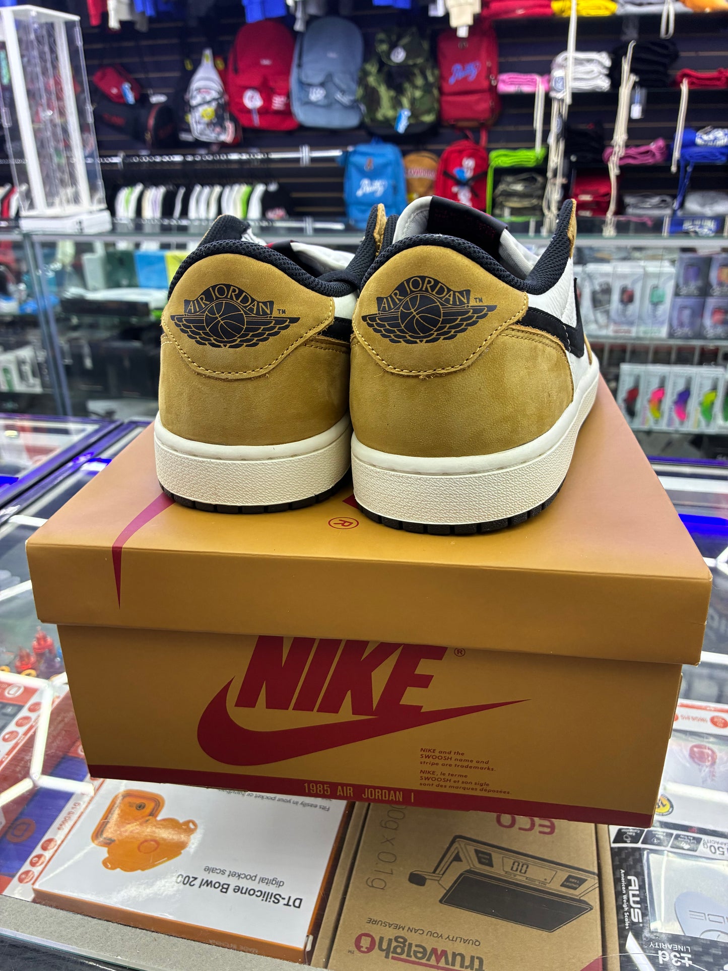 Air Jordan 1 retro low og rookie of the year size 10