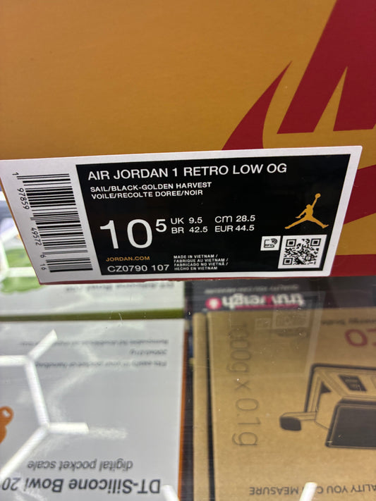 Air Jordan 1 retro low og rookie of the year size 10