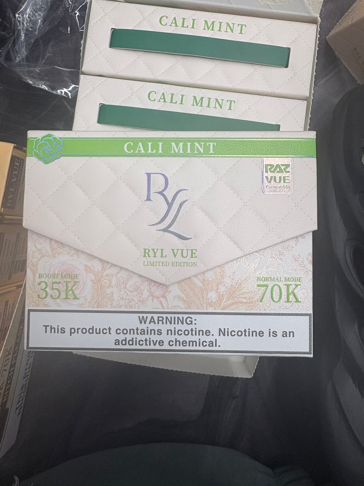 Raz Vue kit 70k hits Cali Mint